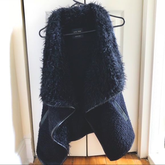 [SOLD] Faux Fur/Sherpa Waterfall Oversized Vest - Picture 1 of 7